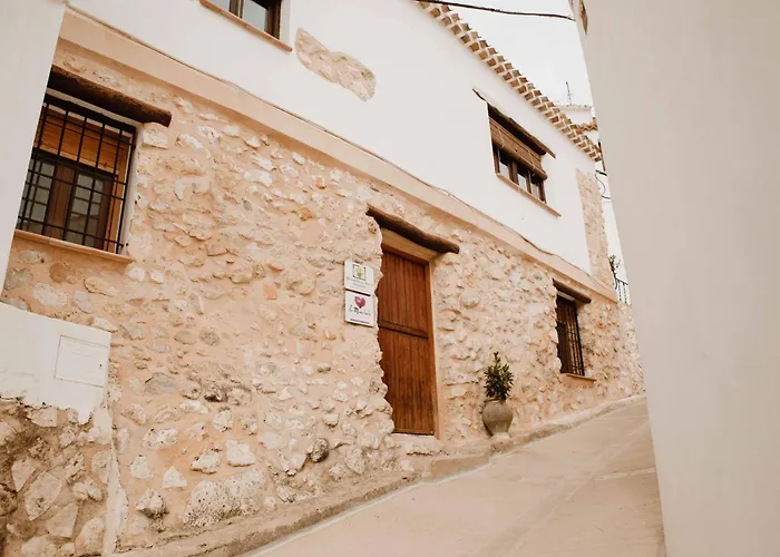 Casa Cueva Las Tinajas de Naya Alcala del Jucar